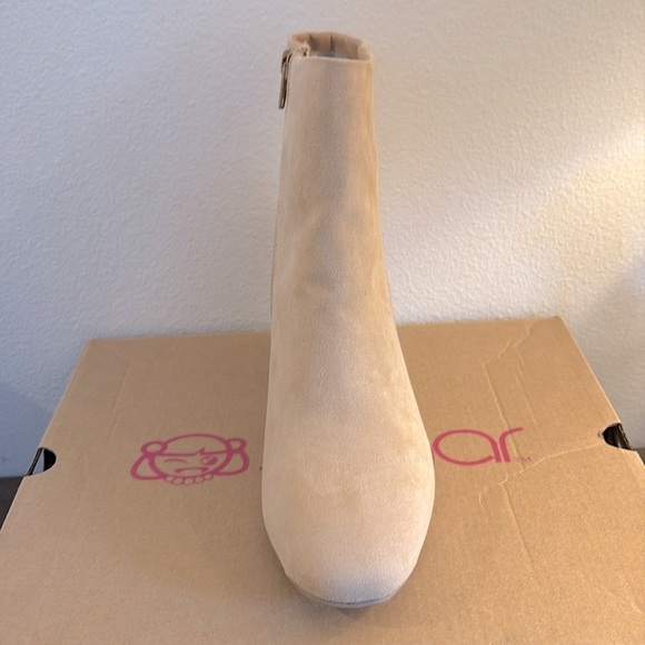 NIB [Sugar] Brown/Camel Suede Round Toe Snake Print Heel Ankle Boots Women’s 6.0 - Picture 10 of 16